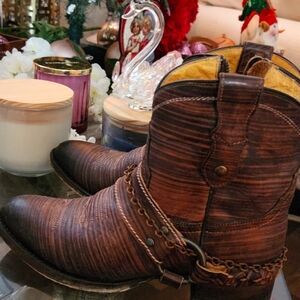 Womens Leather Roper brown low heel boot